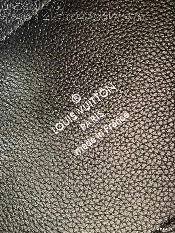 WIS x 29.5 17CM x LOUIS VUITTON HINA-46 0525